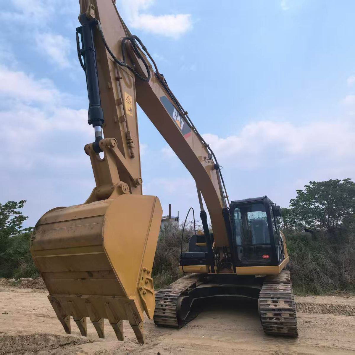 2024 Caterpillar 323D Excavator photo 2, Mohammedia, Morocco