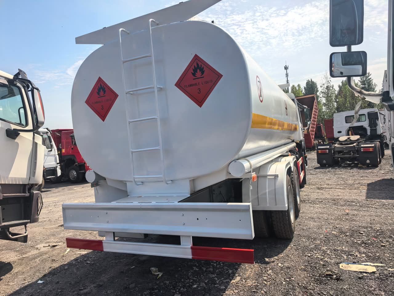 2025 HOWO 6x4 Fuel Tanker Truck 20 cbm photo 3, Mohammedia, Morocco