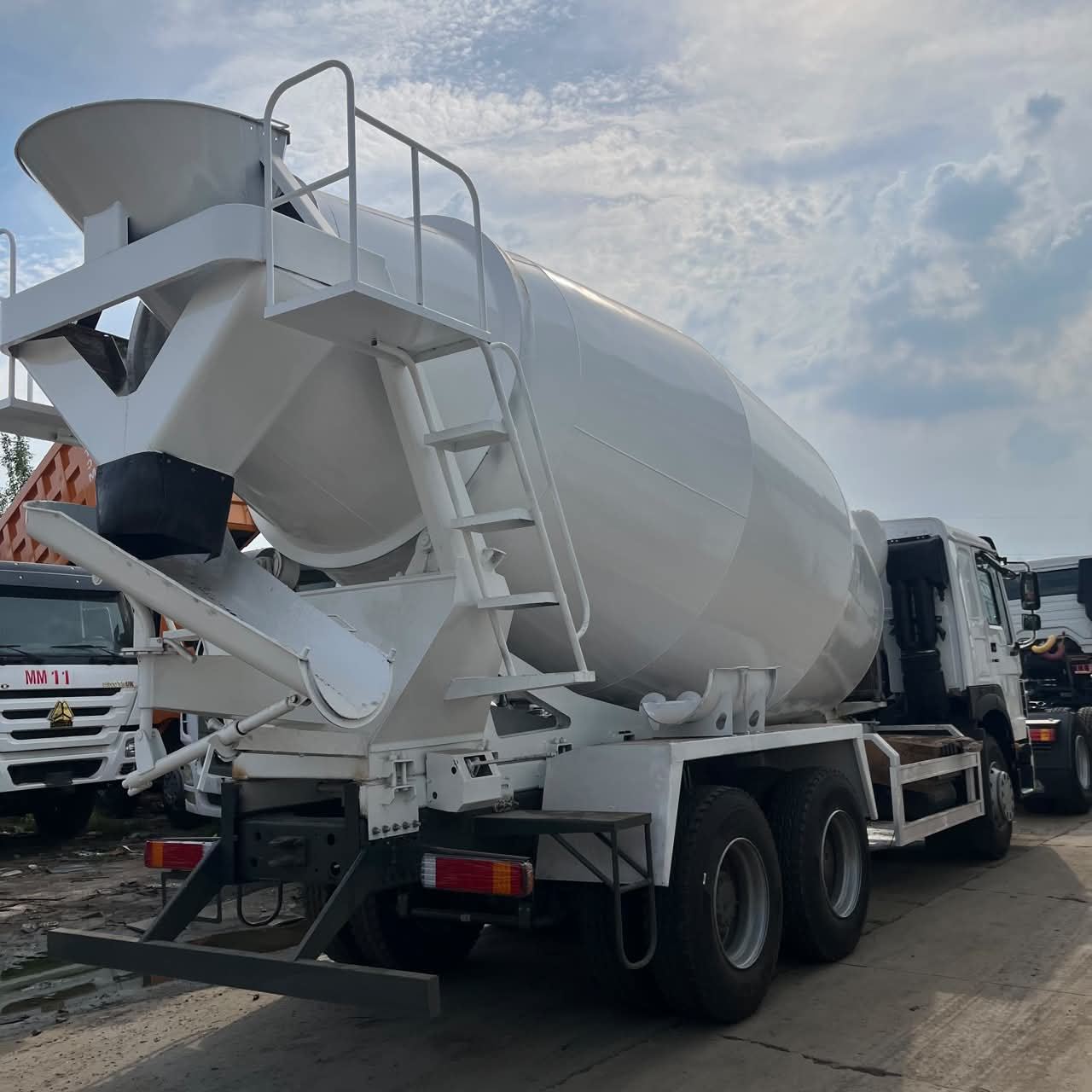 2024 HOWO 6x4 Concrete Mixer Truck 12 cbm photo 2, Mohammedia, Morocco