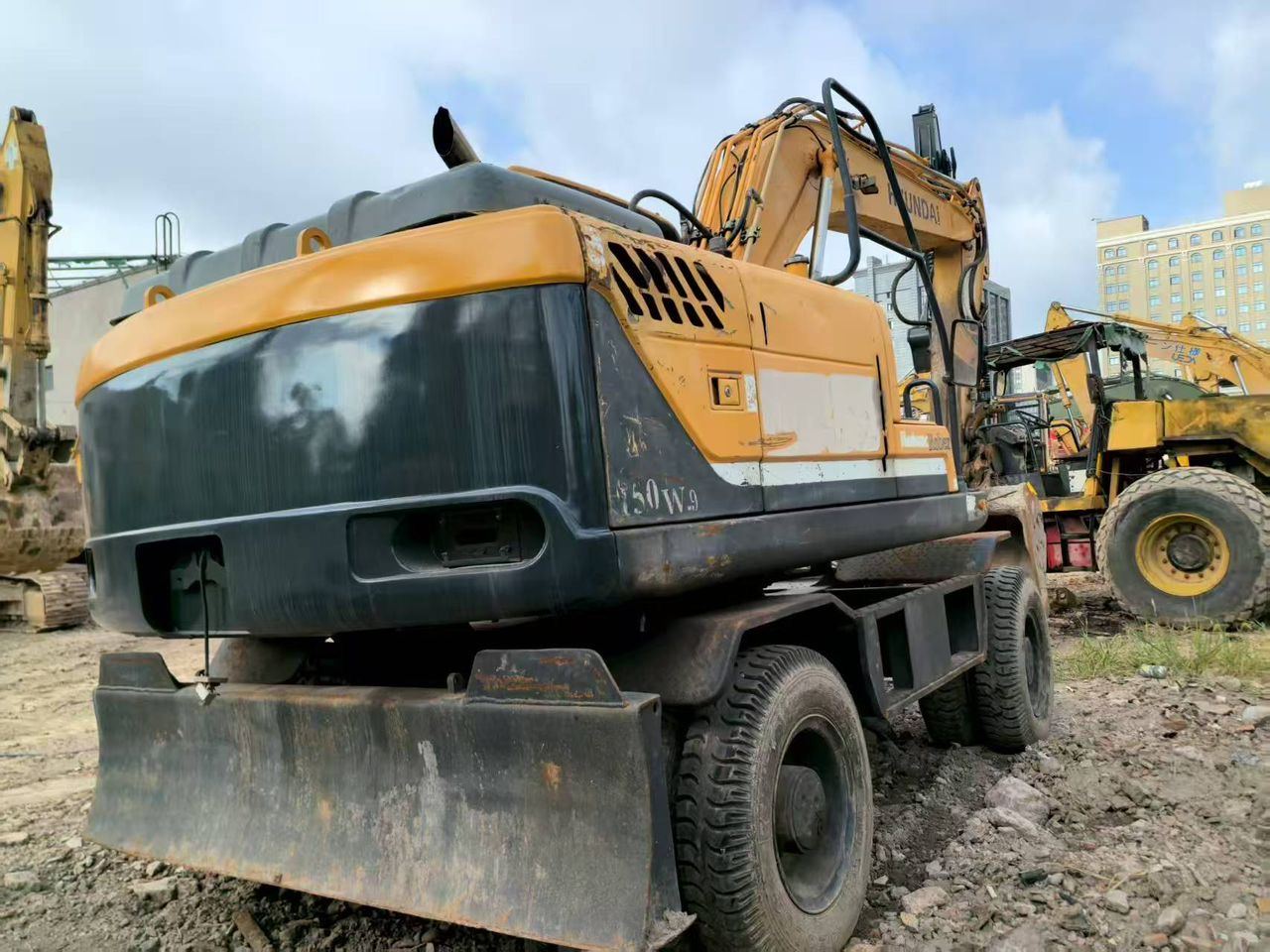 2020 Hyundai Robex 150W-9 Wheeled Excavator photo 4, Qingdao, China