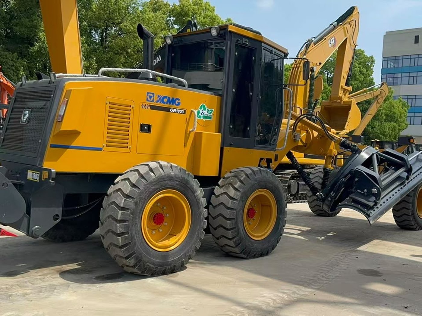 2025 XCMG GR1803 Motor Grader photo 3, Qingdao, China