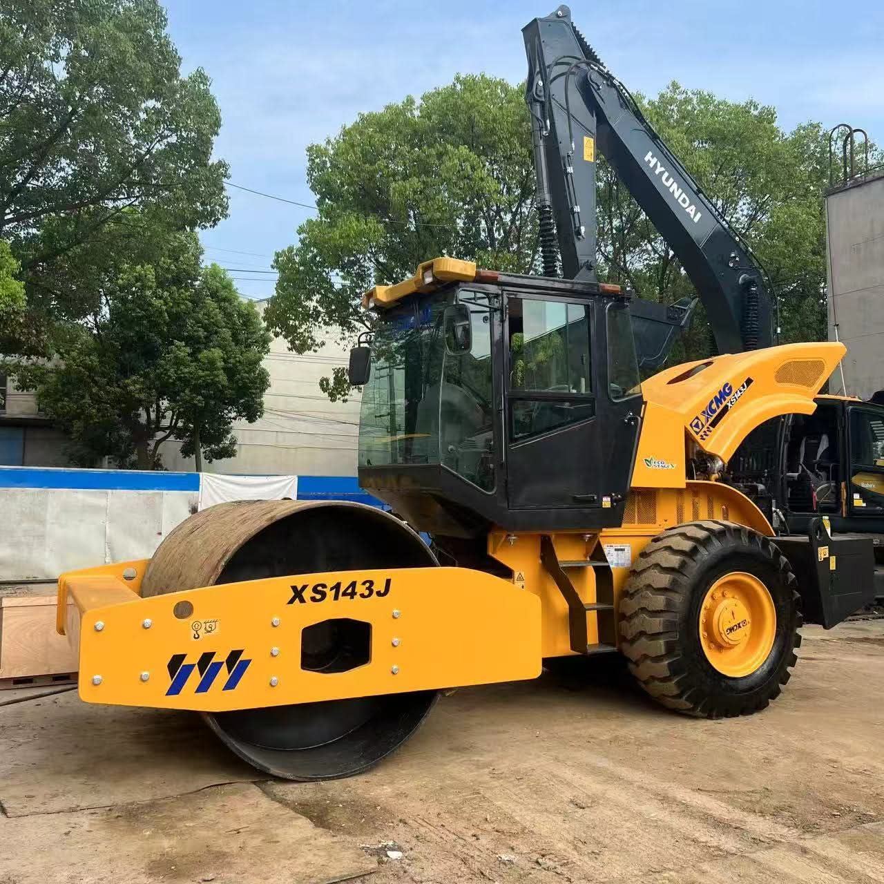 2023 XCMG XS143J Single Drum Roller 14 Tons for sale at Omega Machines in Qingdao, China
